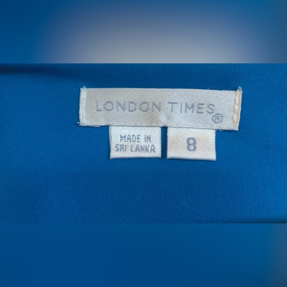 Flattering Blue Dress - Picture 4 of 5